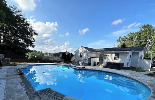 Lochearn Casa | Beautiful oasis