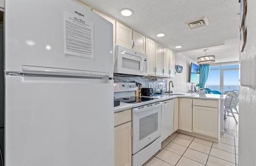 Atlantic Beach Condominio | Beautiful OCEANFRONT 1-BR condo-N. Myrtle Beach. Indoor/outdoor pools-lazyrivers