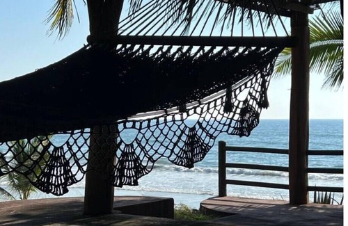 Saladita Apartamento | Beautiful oceanfront Room right on Playa La Saladita!