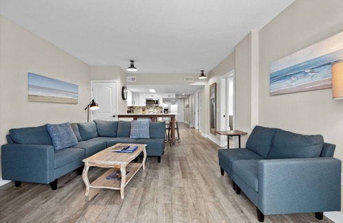 Cherry Grove Beach Condominio | BEAUTIFUL OCEANFRONT PENTHOUSE.