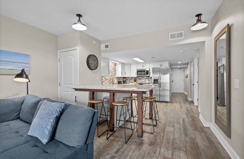 Cherry Grove Beach Condominio | BEAUTIFUL OCEANFRONT PENTHOUSE.