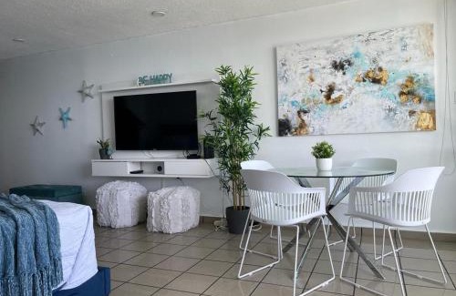 Las Croabas Apartamento | Beautiful Ocean Blue Love oceanfront apartment