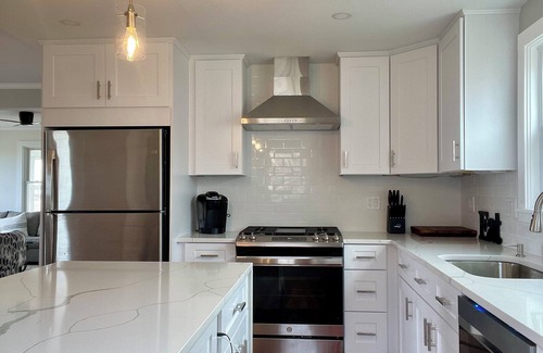Hull Casa | Beautiful Ocean front home - Quiet neighborhood