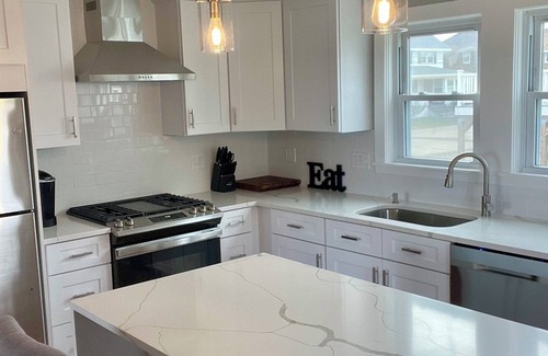 Hull Casa | Beautiful Ocean front home - Quiet neighborhood