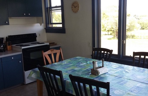 Little Compton Casa | Hermosa Vista al agua de Aislado Cove y Rhode Island Sound