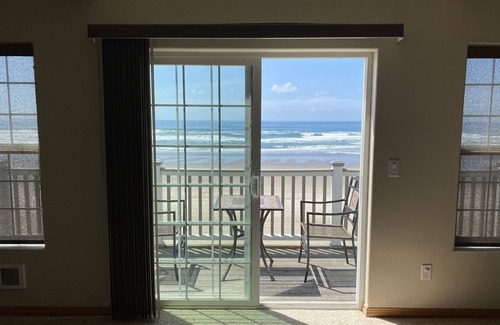 Rockaway Beach Casa | Hermosa casa frente al mar, a pocos pasos de la playa ya pocos pasos del lago Lytle