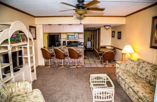 Cocoa Beach Complejo | Beautiful Oceanfront Suite with Direct Access to Cocoa Beach - August 2024