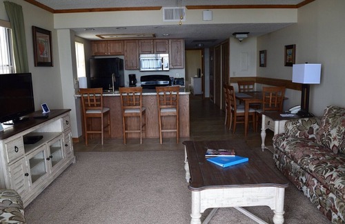 Cocoa Beach Complejo | Beautiful Oceanfront Suite with Direct Access to Cocoa Beach - August 2024