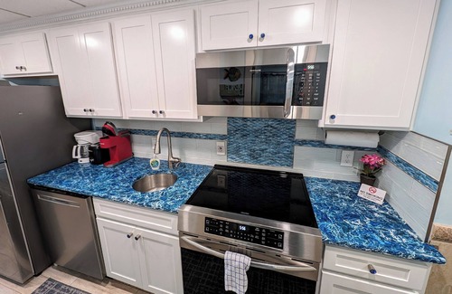Ocean City Condominio | Beautiful Oceanfront Condo on Boardwalk, Amazing Ocean Views, Prime Location!