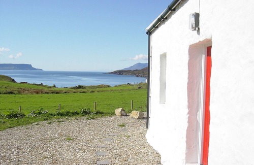 Aird of Sleat Cabaña | Casa tradicional antigua Croft renovada a alto nivel con vistas al mar