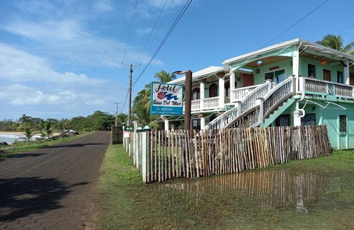 Corn Island Casa | Beautiful one bedroom with balcony and partial ocean view
