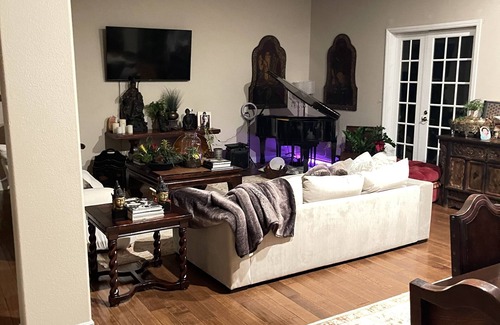 Calabasas Casa | Beautiful One bedroom suite in Stylish prime area in Calabasas