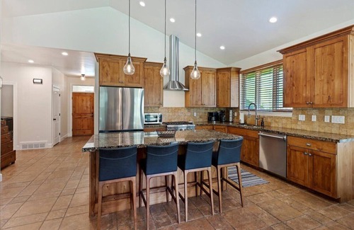 Eden Casa | Beautiful One Level Home | 3 bedrooms