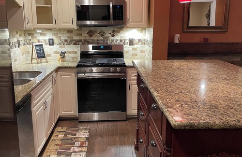 Palmdale Casa | Beautiful one story, 4 bedroom home in nice neighborhood