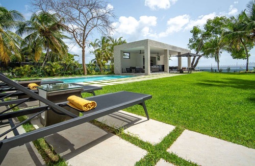 Weston Villa | Beautiful Onyx Luxury villa