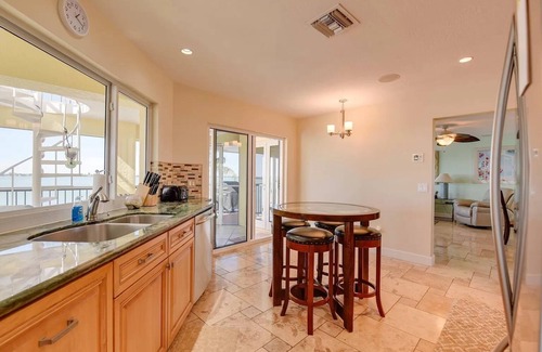 Pine Channel Estates Casa | Beautiful Open-Water Property