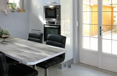 Auriac-du-Perigord Villa | Preciosa casa de vacaciones privada con piscina privada, WIFI, TV, terraza y aparcamiento