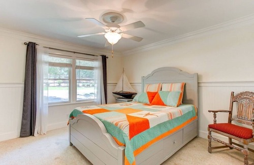Chapin Casa | Beautiful Panoramic Lake Views - 4 kayaks - private dock