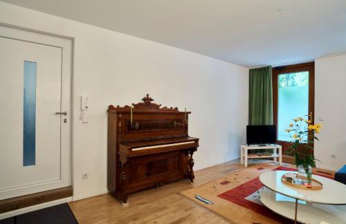 Pankow Apartamento | Beautiful Park Apartment for 4 Guests