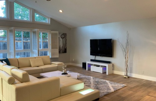 West San Jose Casa | Hermosa sala de patio al lado de Santana Row