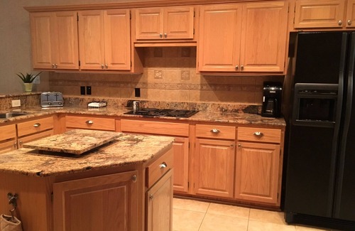 Hot Springs Village Casa | Hermoso y tranquilo Lrg Townhome, justo al lado del lago Balboa y Marina