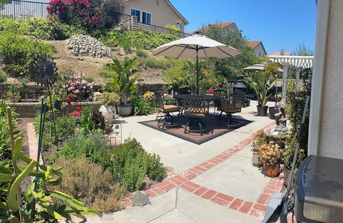 Thousand Oaks Casa | Beautiful, Peaceful, Room in Newbury Park Home in Gated Community