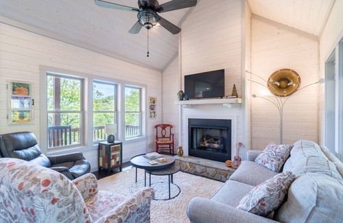 Ennice Cabaña | Beautiful, peaceful and secluded cabin/cottage just off Blue Ride Parkway