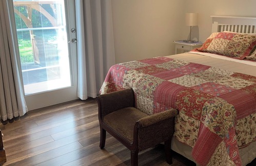 Courtenay Casa | Beautiful, peaceful seaside cottage, beside the ocean, 30 min from the ski hill.