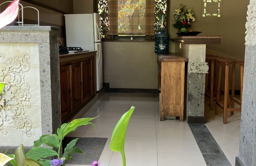 Penestanan Villa | Villa hermosa y tranquila / Excelente ubicación / Personal maravilloso / Desayuno diario