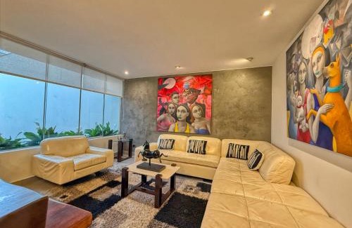 Santiago de Surco Apartamento | Beautiful Penthouse in Lima, in front of the park