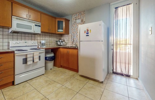 Pole Ojea Condominio | Beautiful Penthouse minutes from Combate Beach🌴
