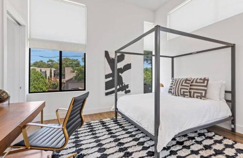 Knox - Henderson Casa | Beautiful Perfectly Located Luxury 2 Bed Townhome