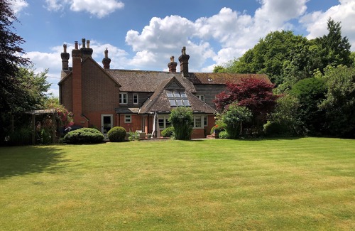 Oakley Casa | Beautiful Period Country House with Heated Pool