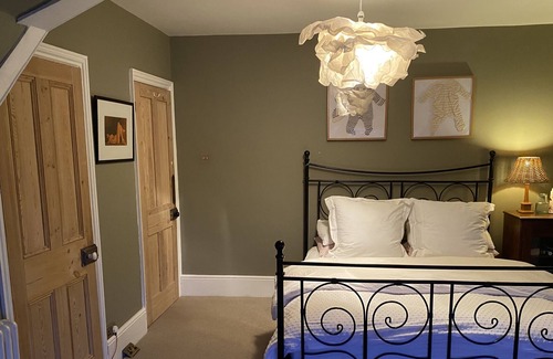 Dorking Casa | Beautiful period property with stunning views - in town centre
