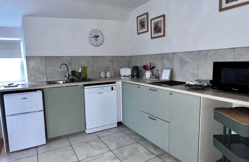 Tidenham Cabaña | Beautiful pet-friendly cottage within four acres of main house, Wye Valley AONB
