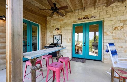 Dripping Springs Casa | Beautiful Pet-Friendly Cottage with Outdoor Fireplace for a Wonderful Escape in Nature near Austin, Texas