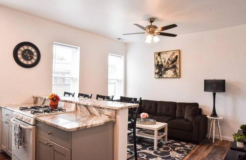 Mount Washington Apartamento | Beautiful Pittsburgh home-walkable area w parking
