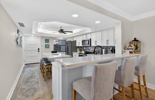 Sanibel Condominio | Beautiful Pointe Santo. Pool and Spa are now OPEN. Welcome back to Sanibel.