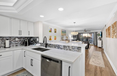 Sanibel Condominio | Beautiful Pointe Santo. Pool and Spa are now OPEN. Welcome back to Sanibel.