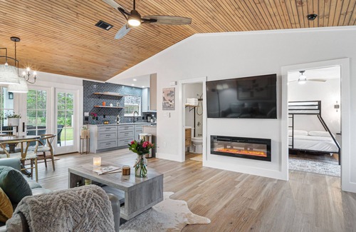 Gulf Breeze Casa | Beautiful Pool Home and Great Backyard for Corn Hole!