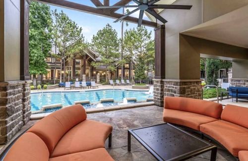 Grogan's Mill Apartamento | Piscina Vista Hermosa 1 dormitorio condominio / 1 baño en The Woodlands