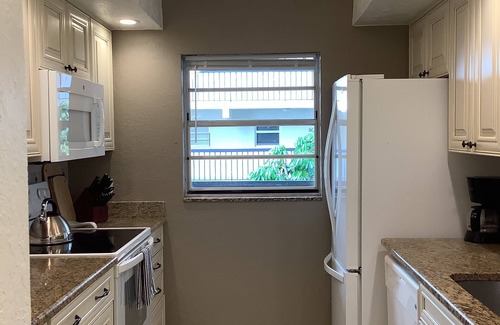 Longboat Key Condominio | Beautiful Portobello Condo Steps to Private Beach, Tennis and Pool