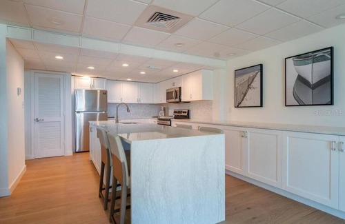 Longboat Key Condominio | Beautiful Portobello Condo Steps to Private Beach, Tennis and Pool
