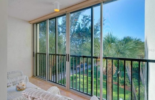 Longboat Key Condominio | Beautiful Portobello Condo Steps to Private Beach, Tennis and Pool