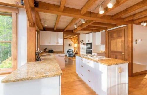 North Brooklin Chalet De Esquí | Hermosa publicación y haz a casa justo en Blue Hill Bay