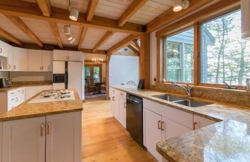 North Brooklin Chalet De Esquí | Hermosa publicación y haz a casa justo en Blue Hill Bay