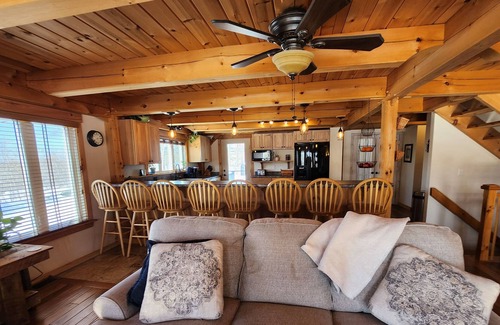 Dunbarton Casa | Beautiful Post & Beam home with 4 Bedroom, 2.5 baths, and a Hot Tub on back deck