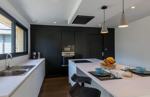 Clohars-Fouesnant Casa | Casa de vacaciones privada con piscina privada, WIFI, TV, terraza, mascotas permitida, aparcamiento