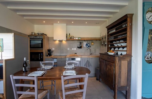 Locquirec Casa | Preciosa casa de vacaciones privada para 3 personas con WIFI, TV, terraza y aparcamiento