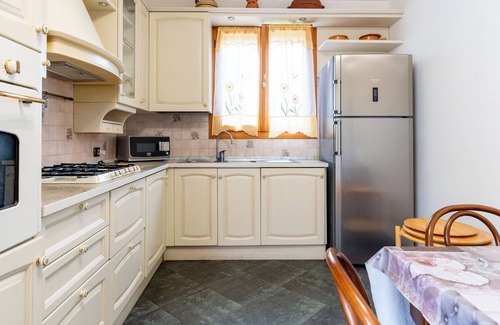Diano Castello Casa | Maravillosa casa de vacaciones privada para 4 personas con WIFI, TV y terraza